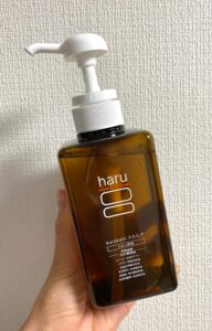 haru kurokamiスカルプシャンプーのボトル写真